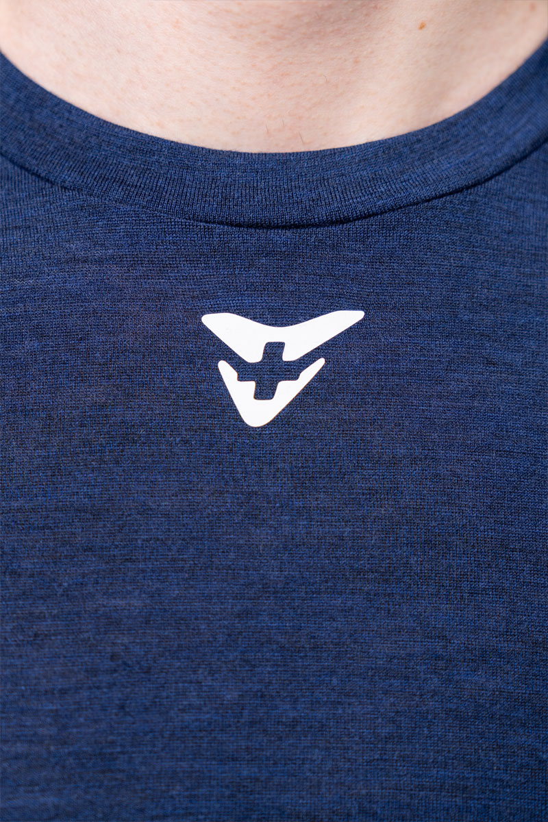 cuore-unisex-merino-baselayer-3.jpg