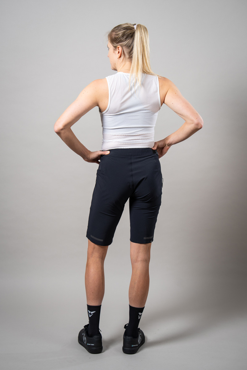cuore-womens-cargo-short05.jpg