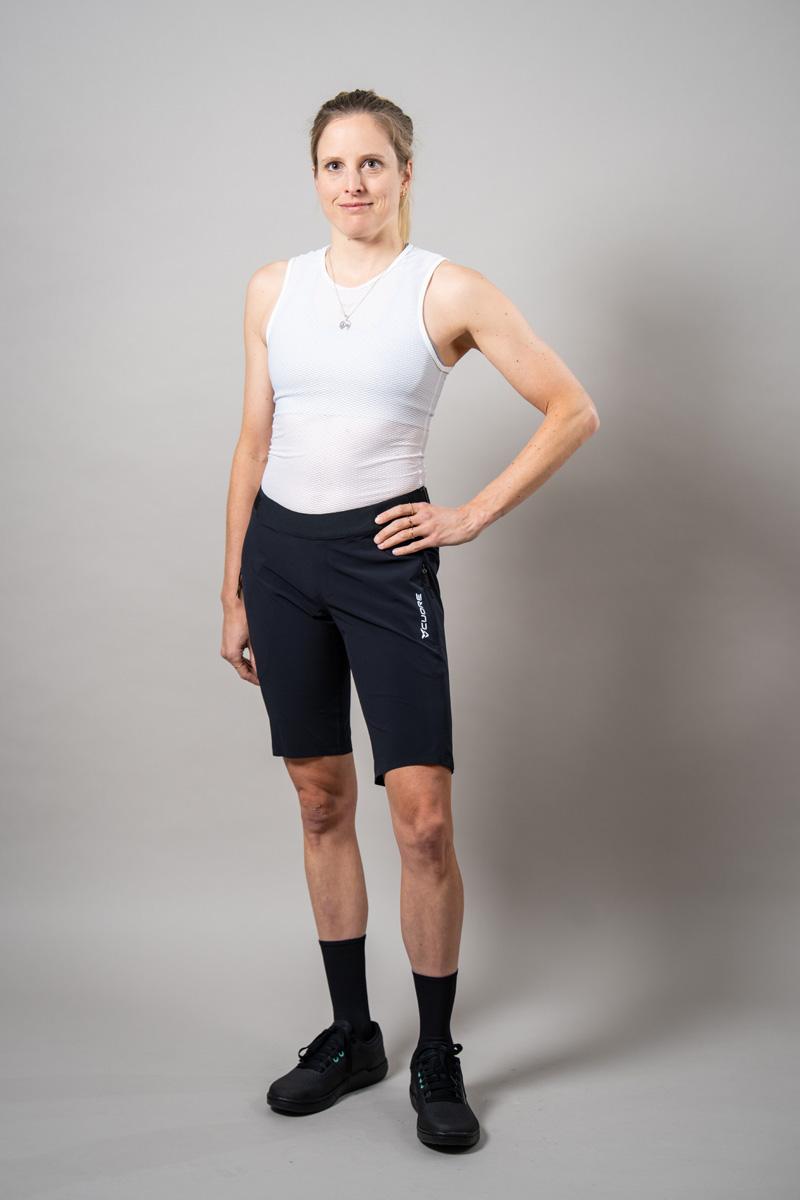 cuore-womens-cargo-short00.jpg
